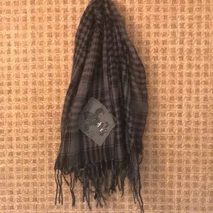 Black/gray semi sheer fringed houndstooth scarf